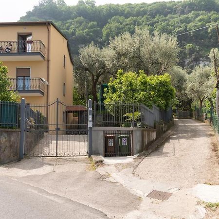 Sorrentovibes - Sea View Rooftop Apartment With Jacuzzi & Garden ภายนอก รูปภาพ