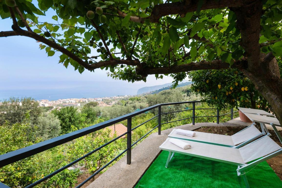 Sorrentovibes - Sea View Rooftop Apartment With Jacuzzi & Garden ภายนอก รูปภาพ